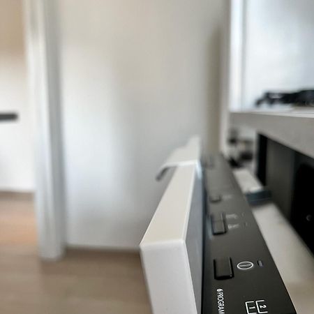 The Lake-Side Corner Apartment Комо Екстериор снимка