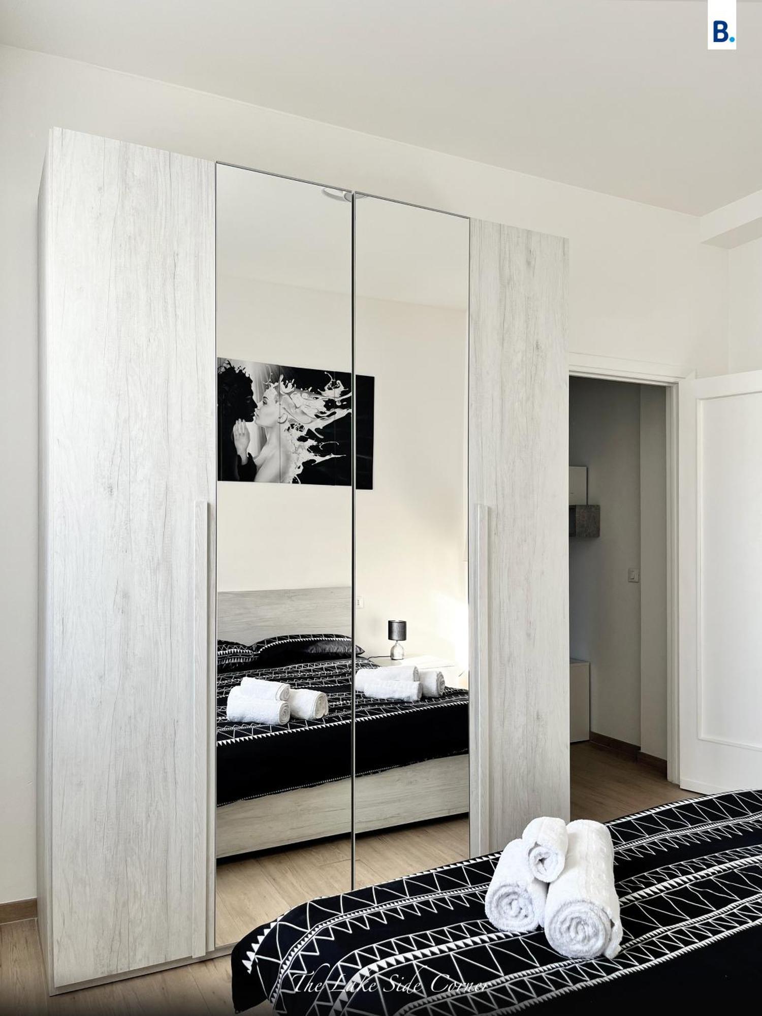 The Lake-Side Corner Apartment Комо Екстериор снимка