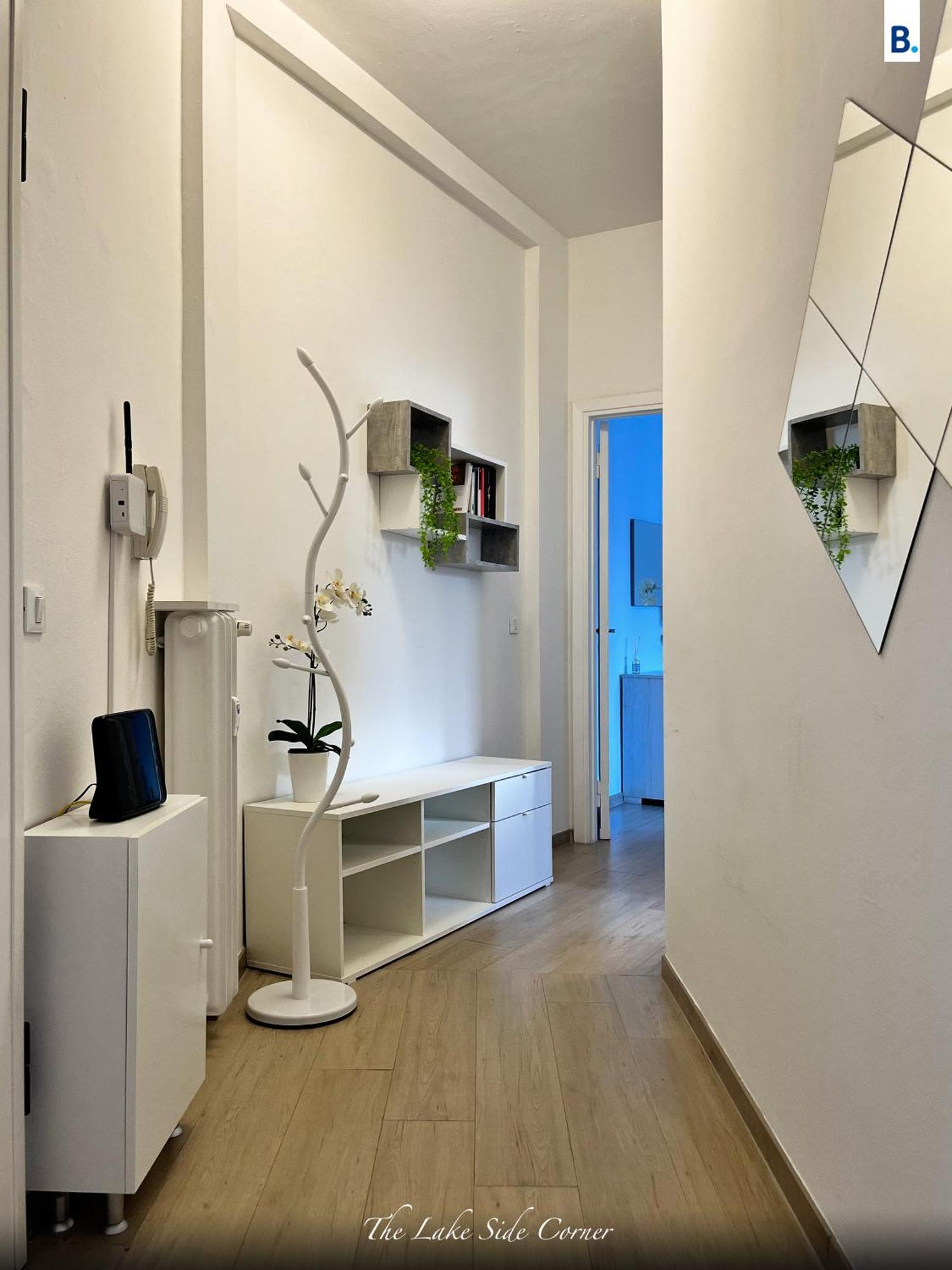 The Lake-Side Corner Apartment Комо Екстериор снимка